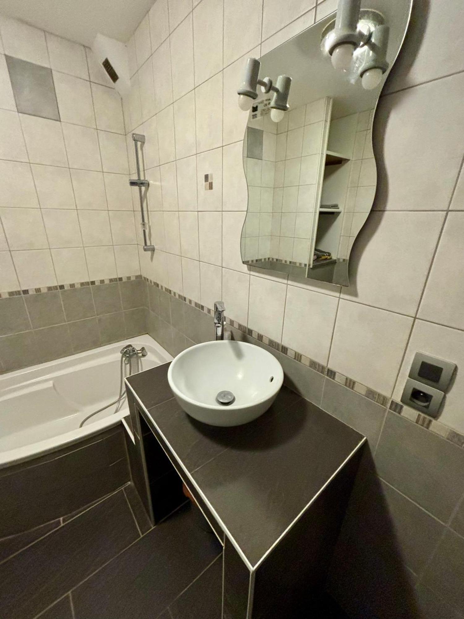 Studio - Baignoire - Pret De Vtt - Lave Linge Le Puy-en-Velay Buitenkant foto